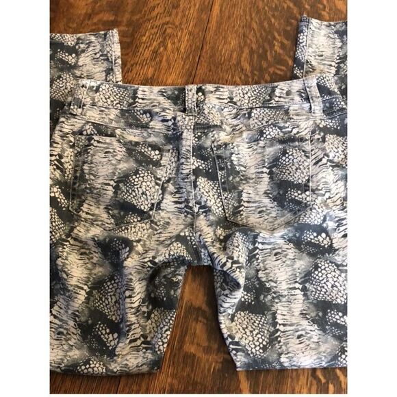 CAbi Snake Print Skinny Jeans Size 4 - Picture 4 of 15